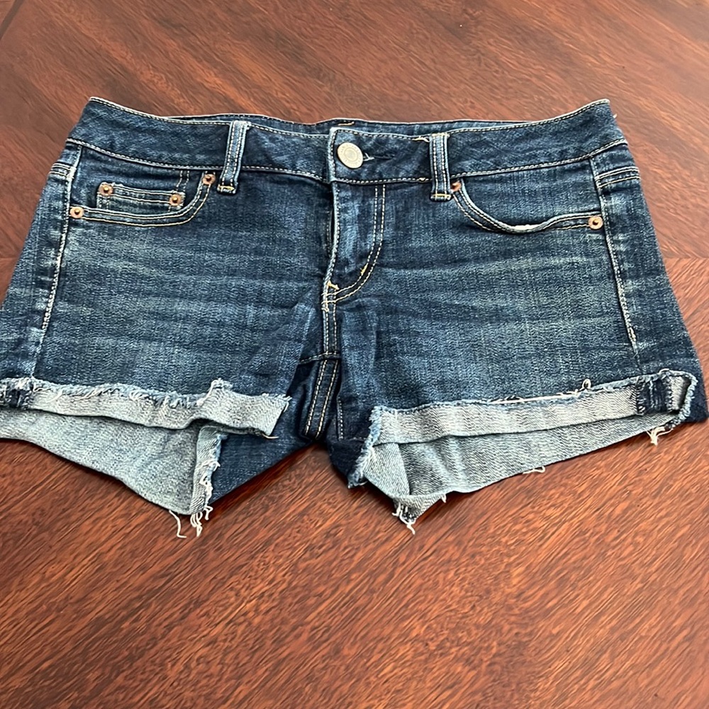 American Eagle stretch women’s jean shorts size 4